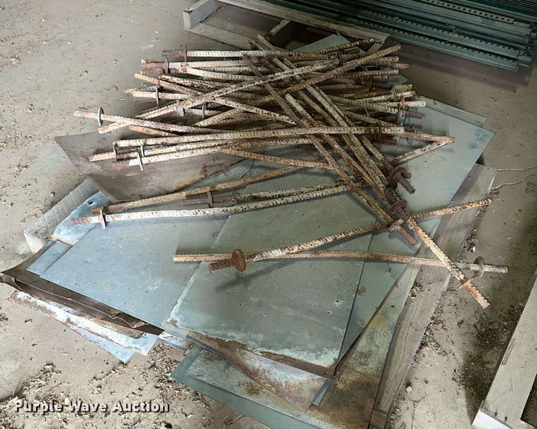 image for item NJ9290 Approximately 70 grain storage panels