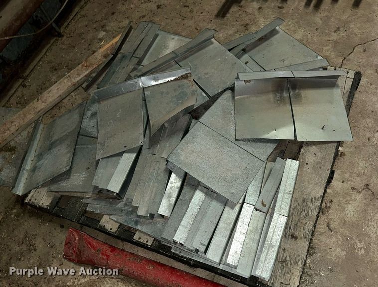 image for item NJ9290 Approximately 70 grain storage panels