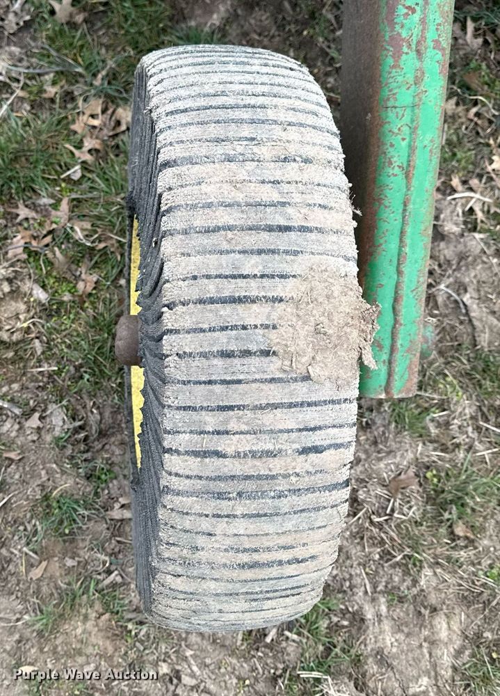 image for item NM9291 John Deere HX10 rotary mower