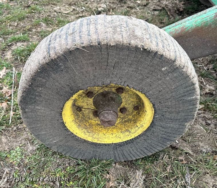 image for item NM9291 John Deere HX10 rotary mower