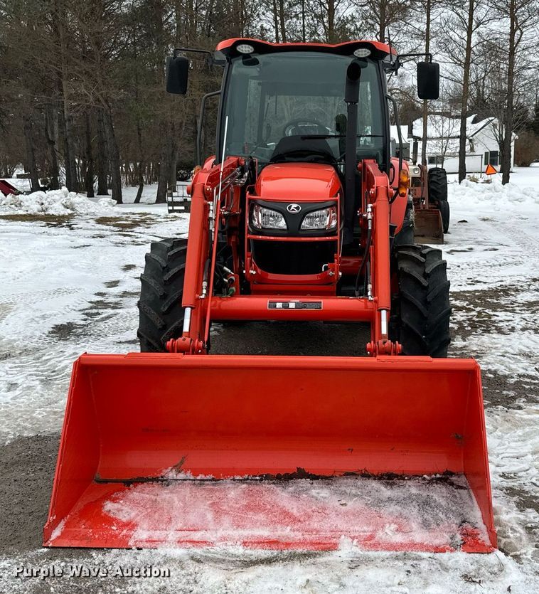 image for item NN9473 2021 Kubota M4-071D MFWD tractor