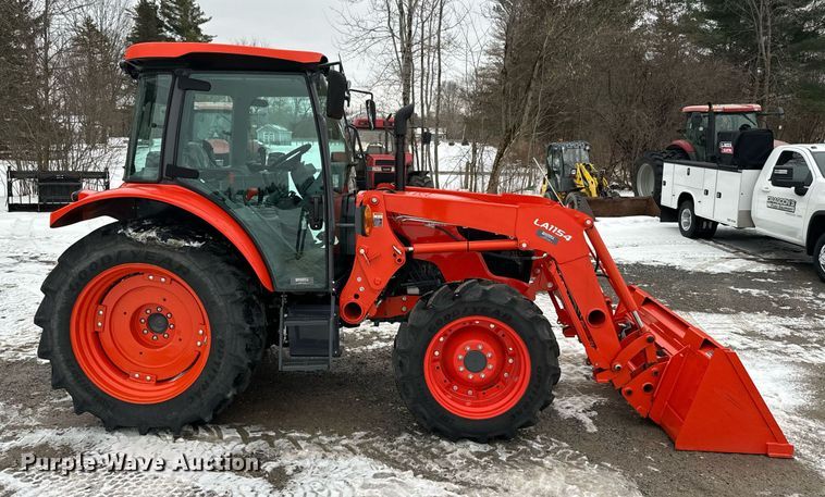 image for item NN9473 2021 Kubota M4-071D MFWD tractor