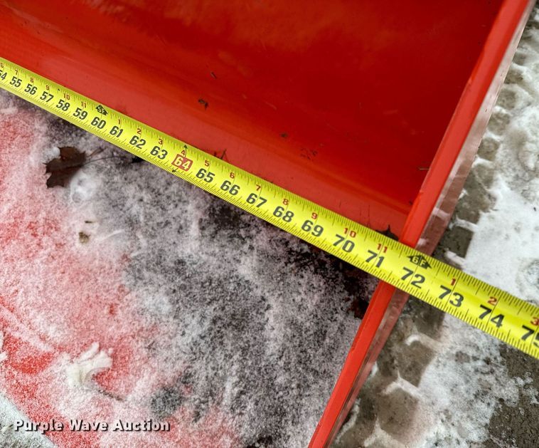 image for item NN9473 2021 Kubota M4-071D MFWD tractor