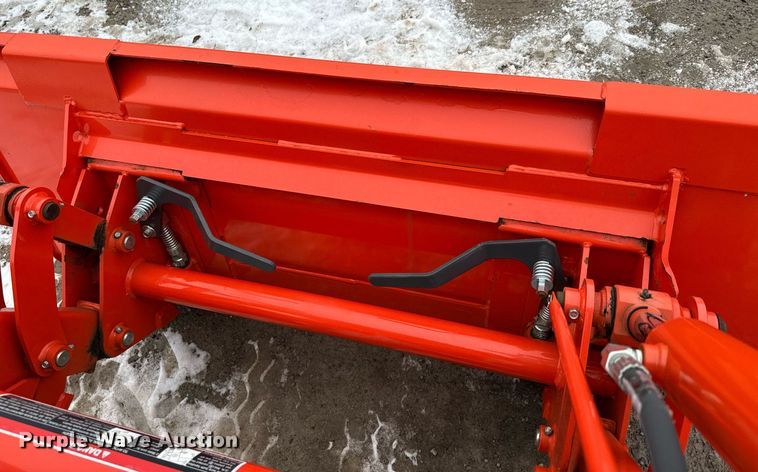 image for item NN9473 2021 Kubota M4-071D MFWD tractor