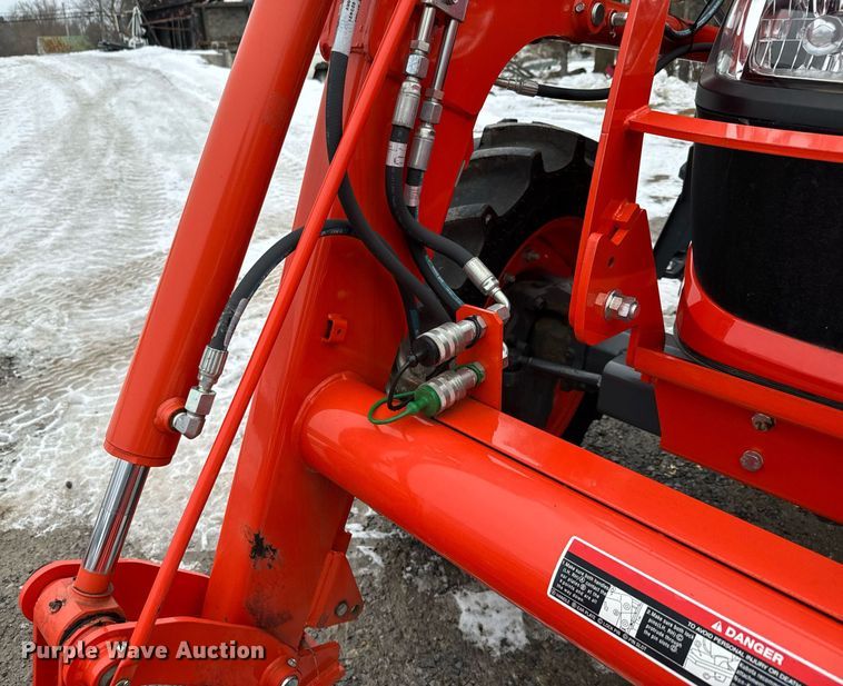 image for item NN9473 2021 Kubota M4-071D MFWD tractor