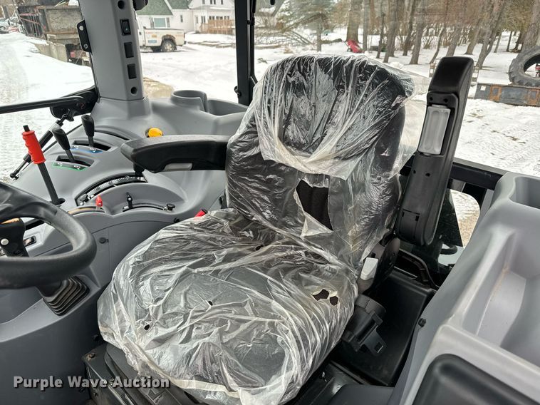 image for item NN9473 2021 Kubota M4-071D MFWD tractor