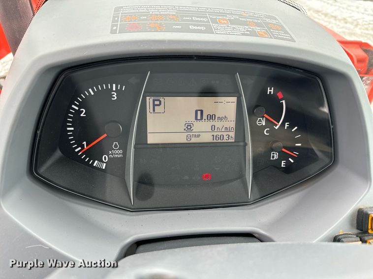 image for item NN9473 2021 Kubota M4-071D MFWD tractor