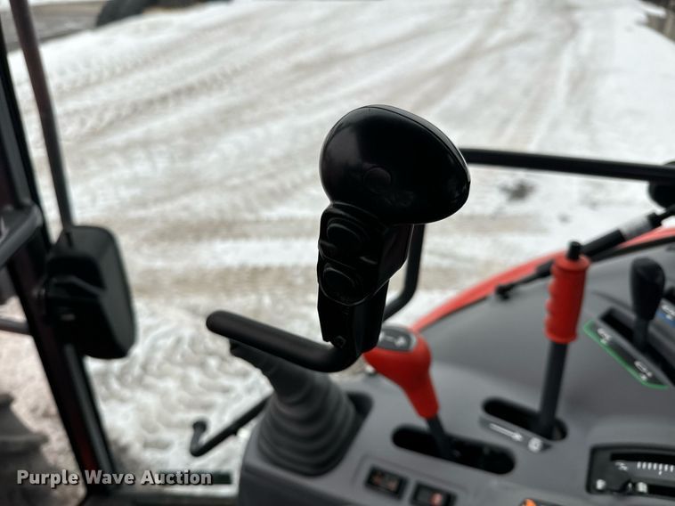 image for item NN9473 2021 Kubota M4-071D MFWD tractor