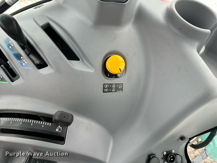 image for item NN9473 2021 Kubota M4-071D MFWD tractor