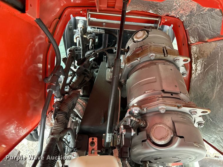 image for item NN9473 2021 Kubota M4-071D MFWD tractor