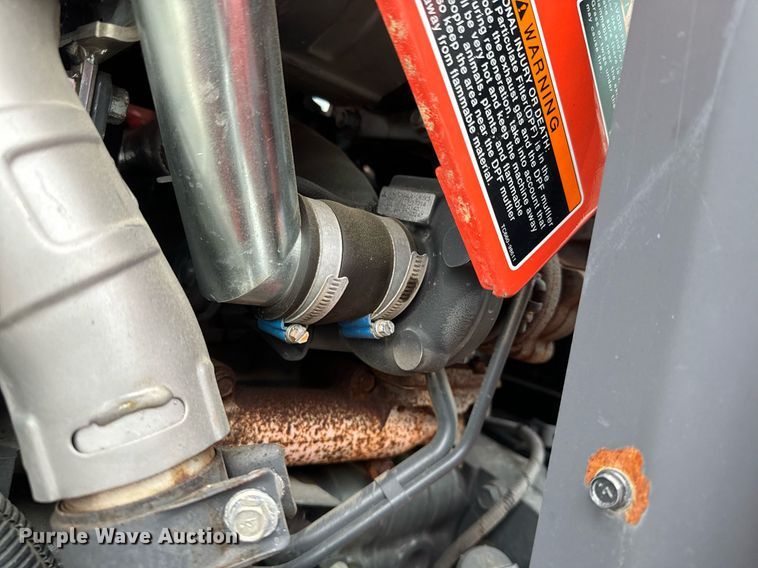 image for item NN9473 2021 Kubota M4-071D MFWD tractor