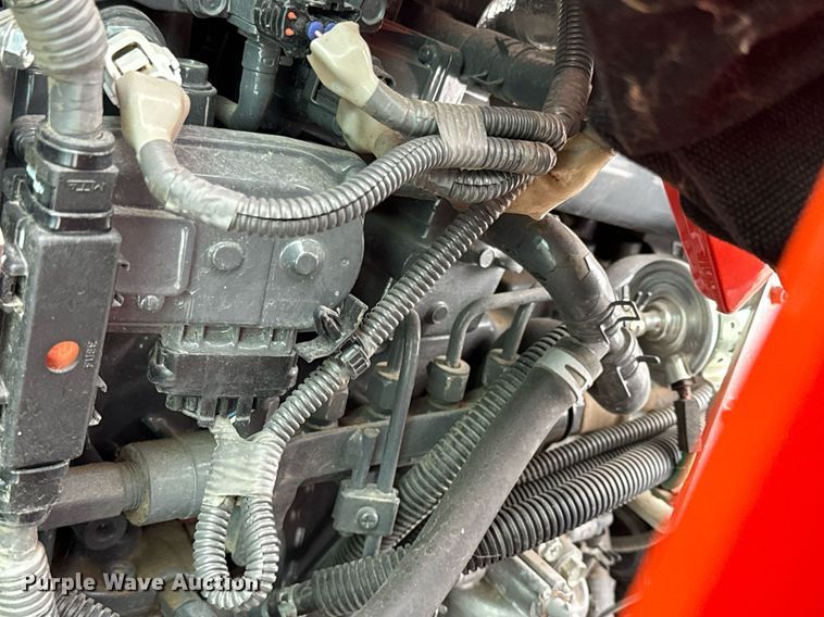 image for item NN9473 2021 Kubota M4-071D MFWD tractor