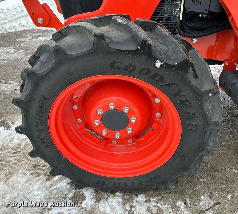 image for item NN9473 2021 Kubota M4-071D MFWD tractor