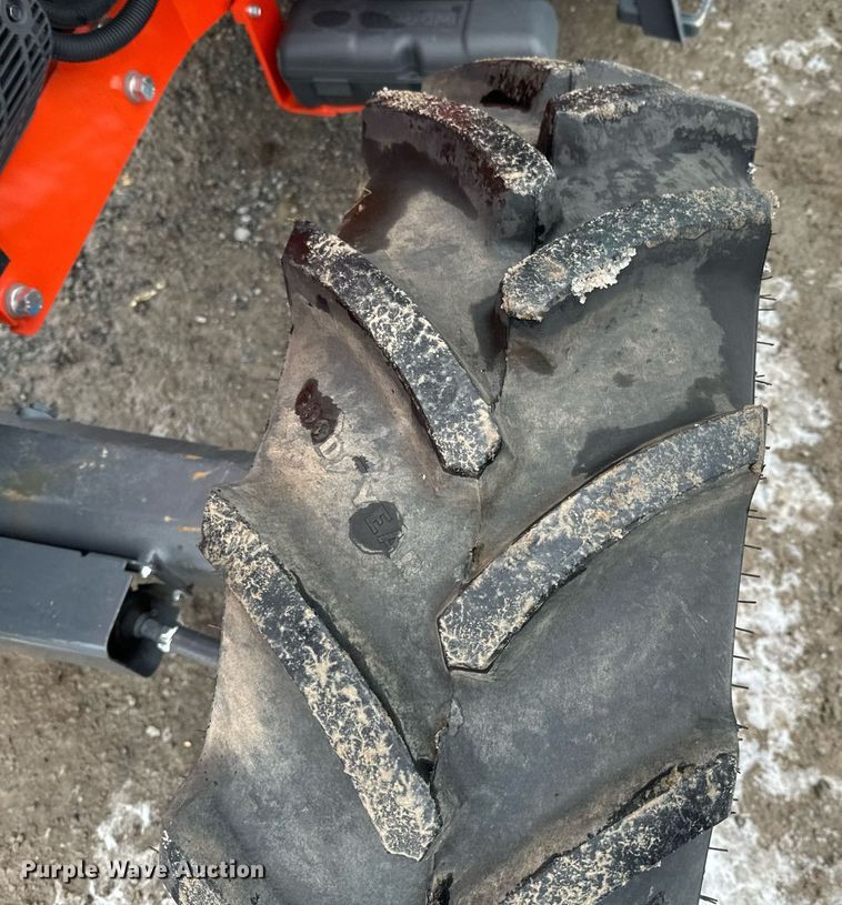 image for item NN9473 2021 Kubota M4-071D MFWD tractor