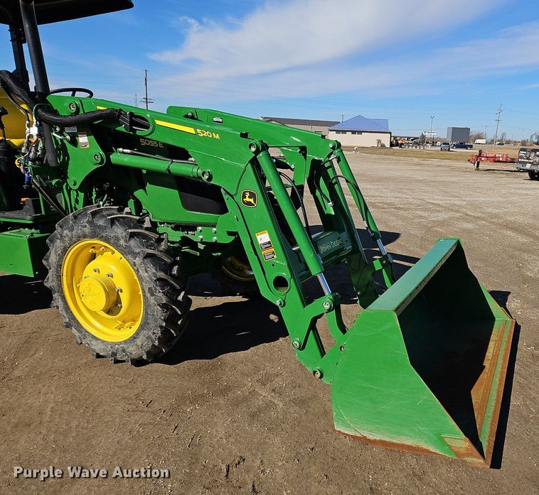 image for item NZ9149 2018 John Deere  5055E  MFWD tractor