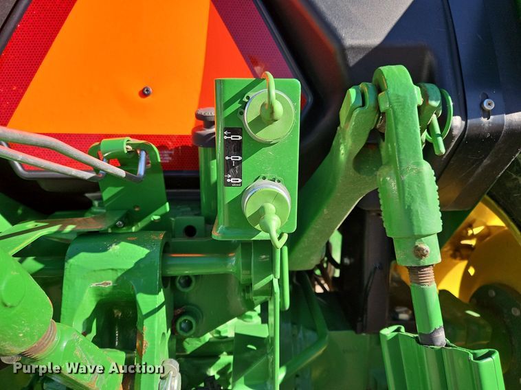 image for item NZ9149 2018 John Deere  5055E  MFWD tractor