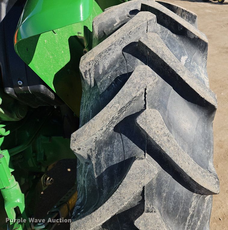 image for item NZ9149 2018 John Deere  5055E  MFWD tractor