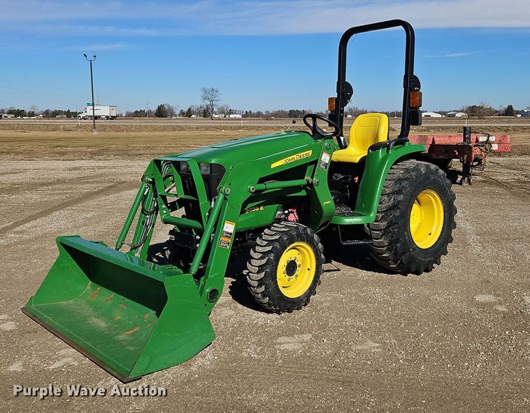 image for item NZ9150 2016 John Deere 3038E MFWD tractor
