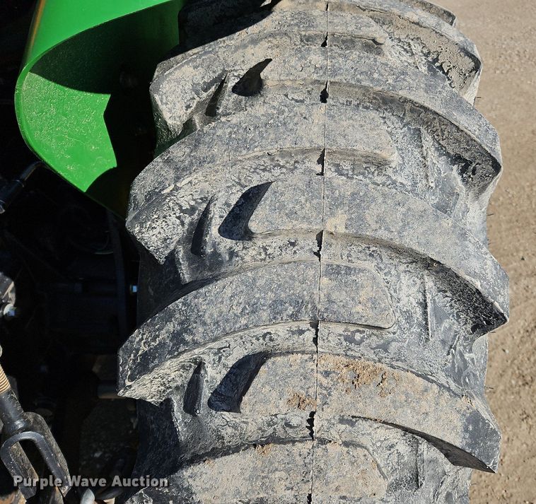 image for item NZ9150 2016 John Deere 3038E MFWD tractor