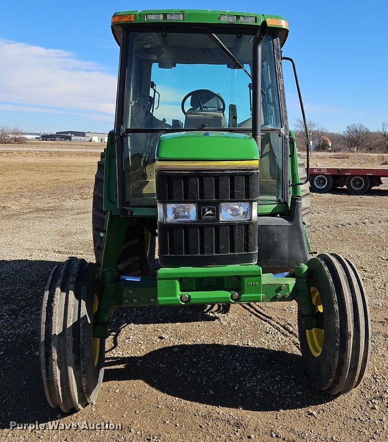 image for item NZ9151 1993 John Deere  6400 tractor