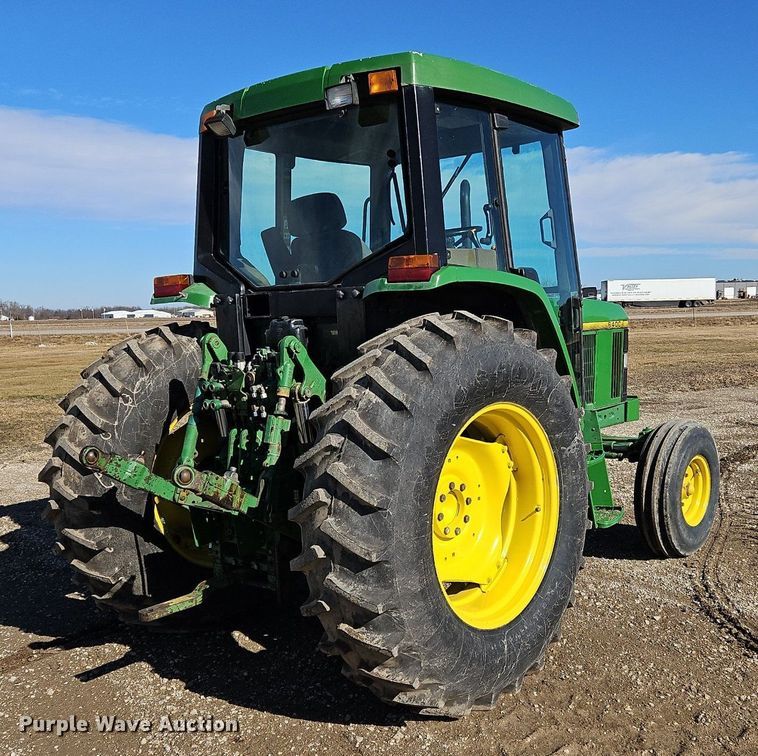 image for item NZ9151 1993 John Deere  6400 tractor