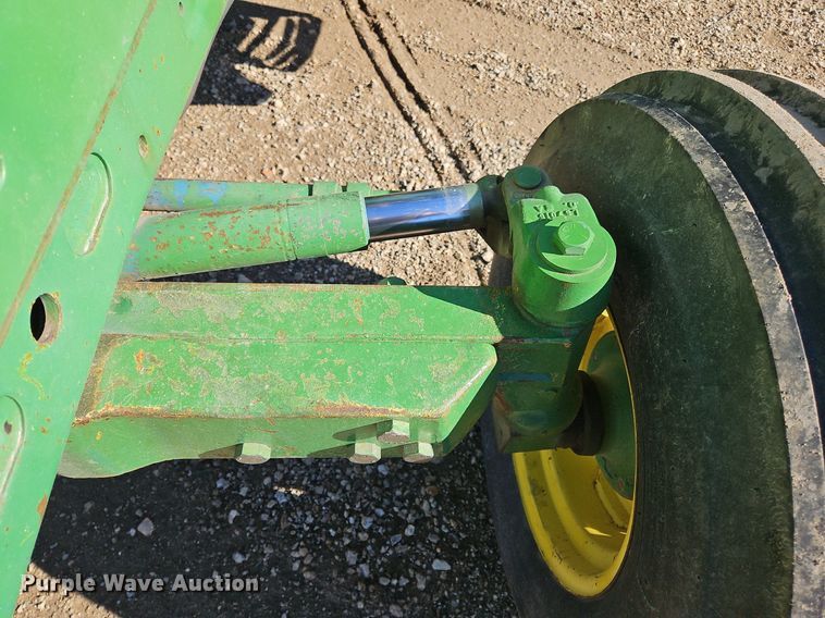 image for item NZ9151 1993 John Deere  6400 tractor