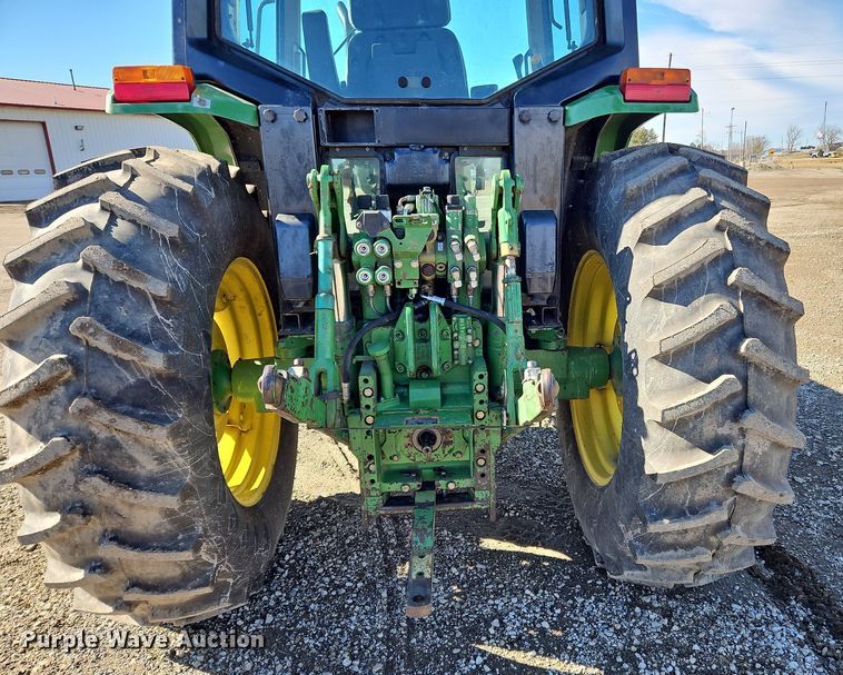 image for item NZ9151 1993 John Deere  6400 tractor