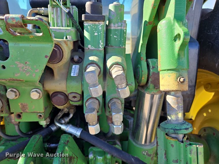 image for item NZ9151 1993 John Deere  6400 tractor