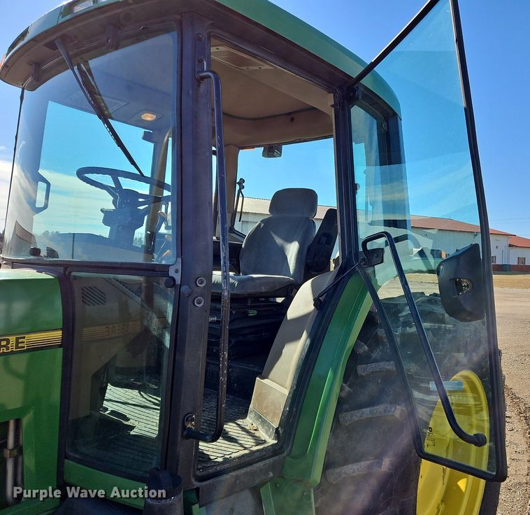 image for item NZ9151 1993 John Deere  6400 tractor