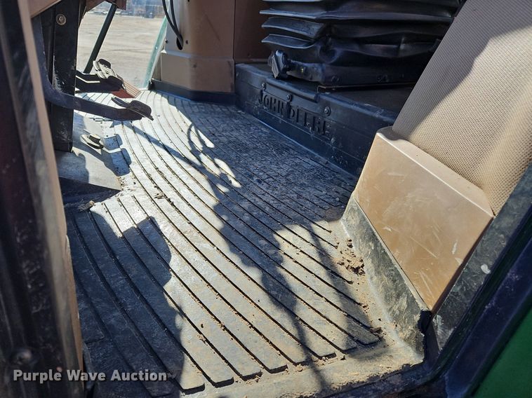 image for item NZ9151 1993 John Deere  6400 tractor