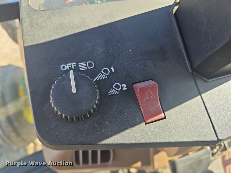 image for item NZ9151 1993 John Deere  6400 tractor