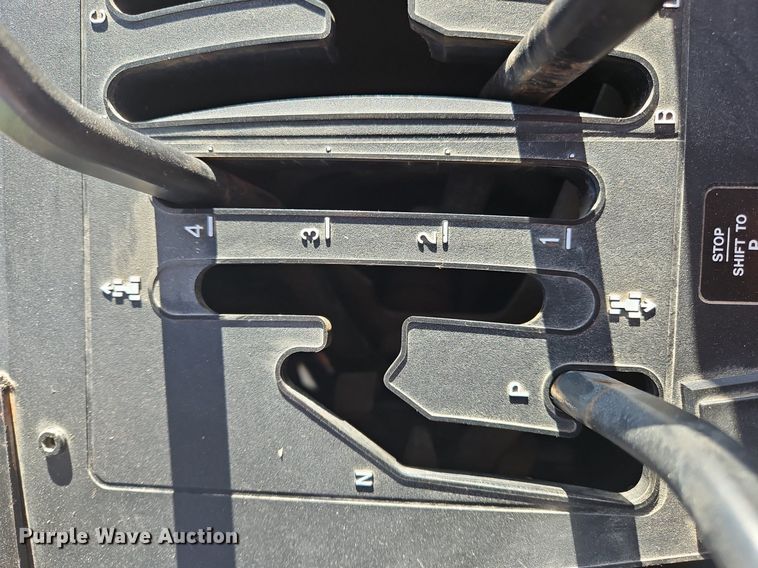 image for item NZ9151 1993 John Deere  6400 tractor