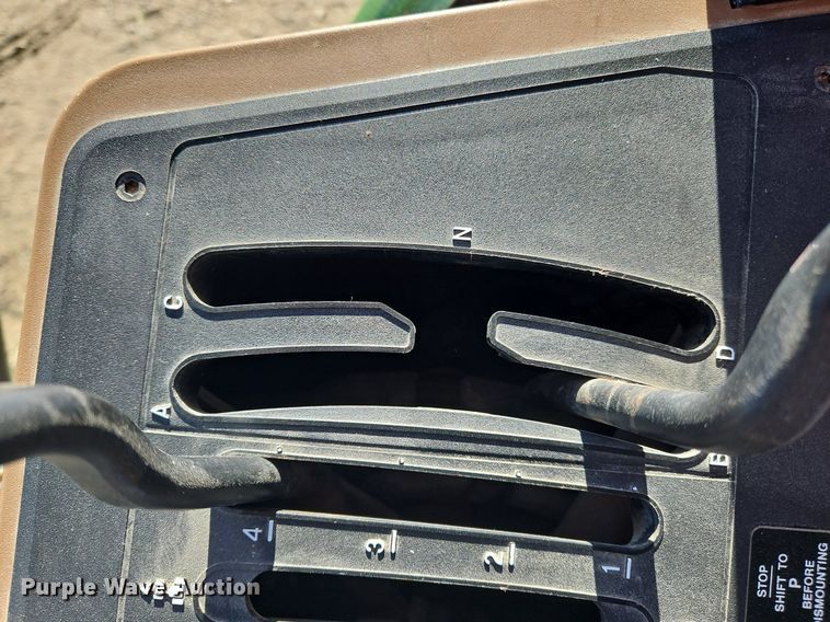 image for item NZ9151 1993 John Deere  6400 tractor