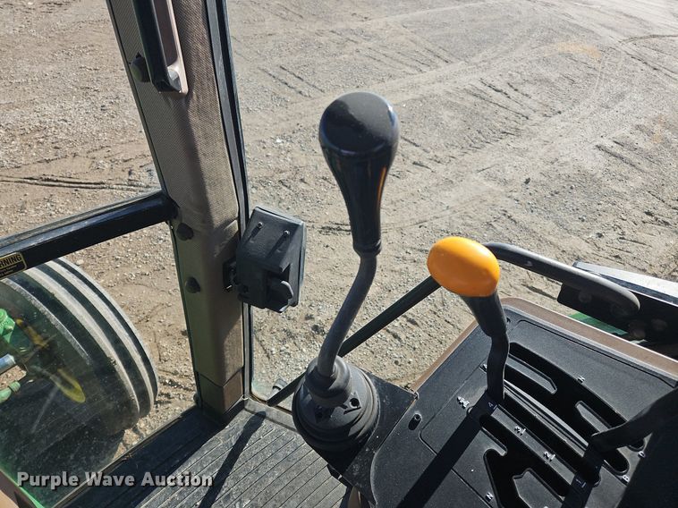 image for item NZ9151 1993 John Deere  6400 tractor