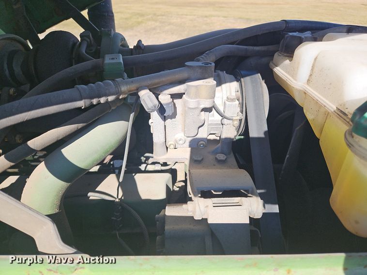 image for item NZ9151 1993 John Deere  6400 tractor