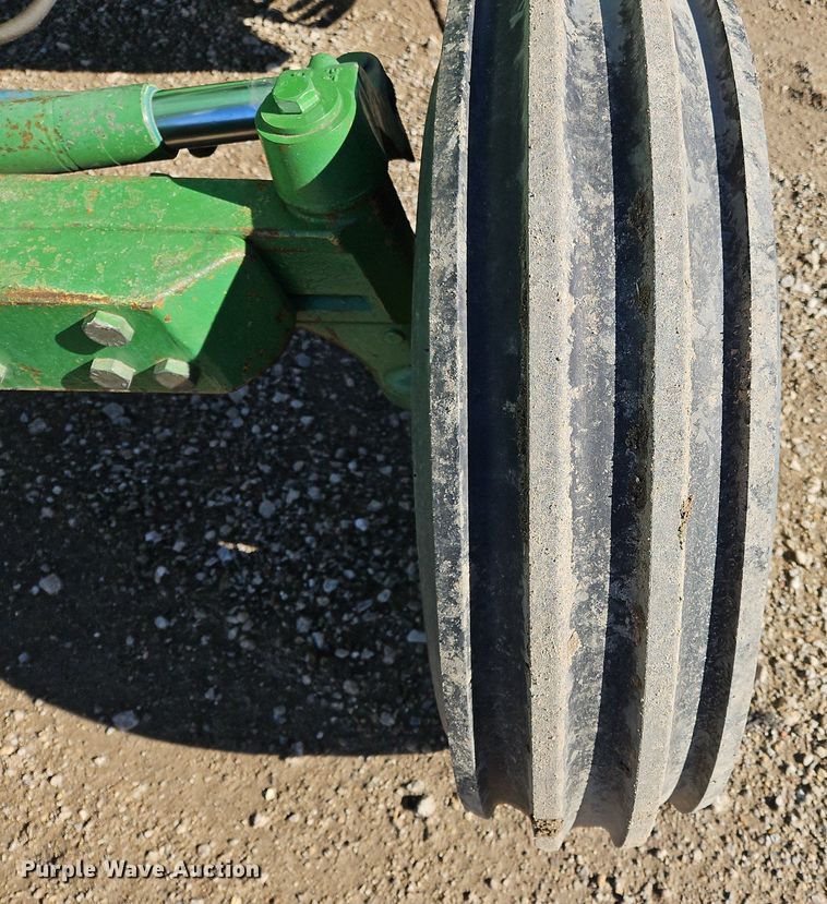 image for item NZ9151 1993 John Deere  6400 tractor