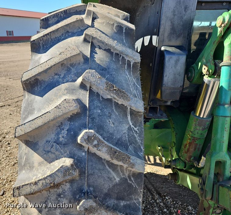 image for item NZ9151 1993 John Deere  6400 tractor