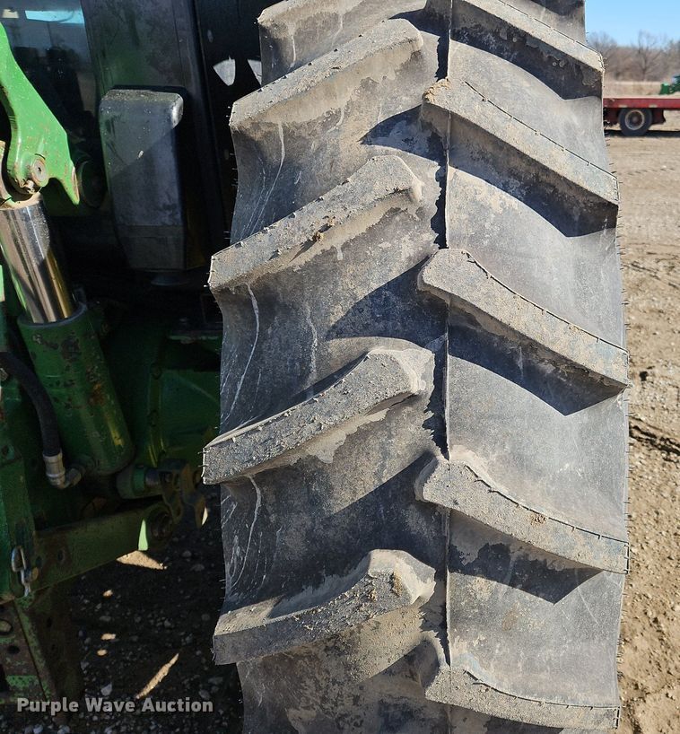 image for item NZ9151 1993 John Deere  6400 tractor