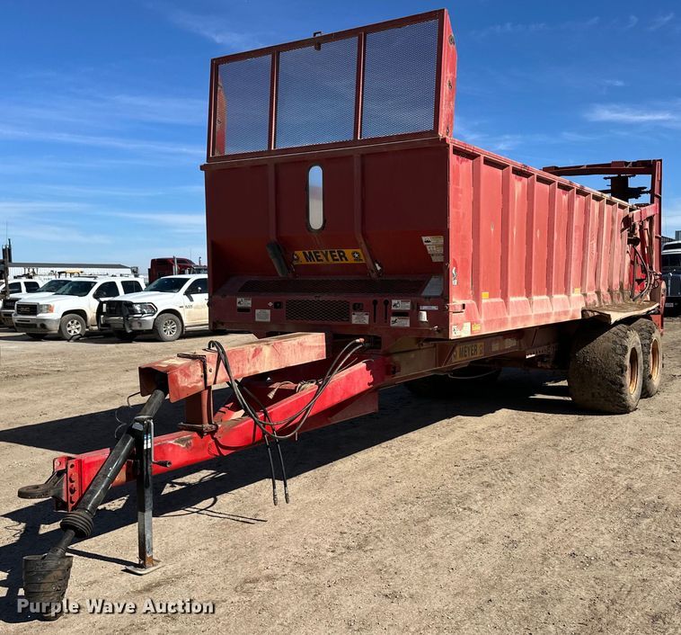image for item OC9546 Meyer XTS3000 manure spreader