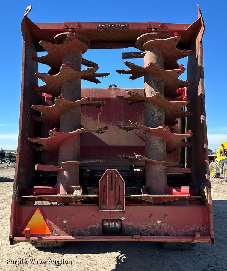 image for item OC9546 Meyer XTS3000 manure spreader