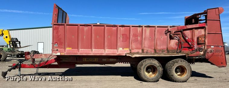 image for item OC9546 Meyer XTS3000 manure spreader