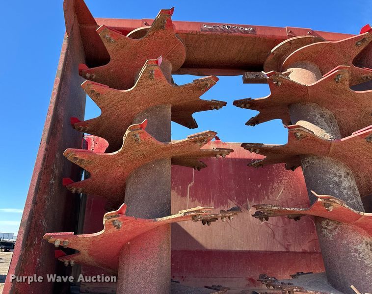 image for item OC9546 Meyer XTS3000 manure spreader