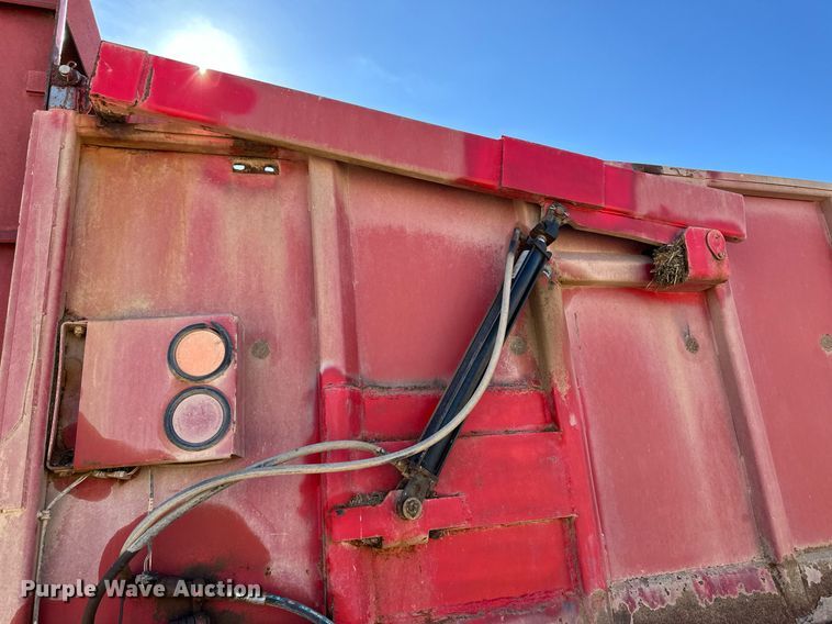 image for item OC9546 Meyer XTS3000 manure spreader