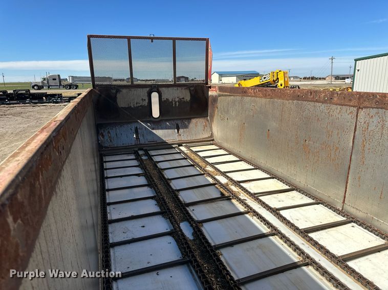 image for item OC9546 Meyer XTS3000 manure spreader