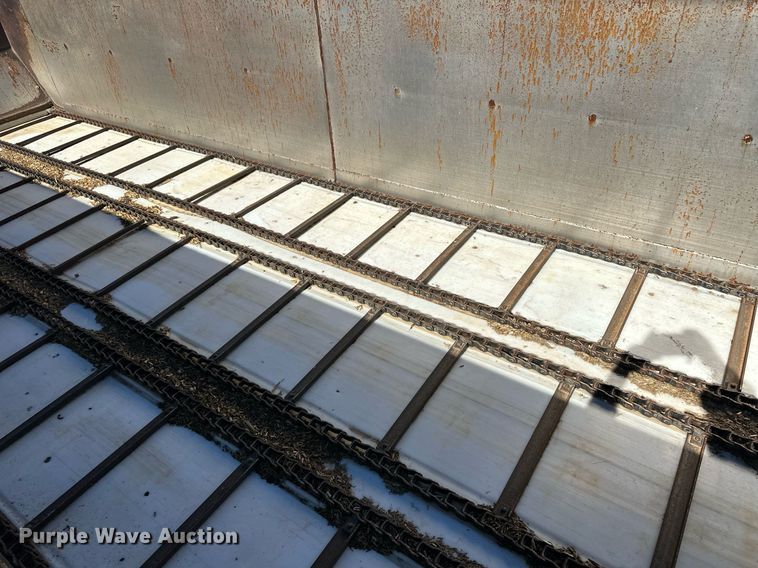 image for item OC9546 Meyer XTS3000 manure spreader