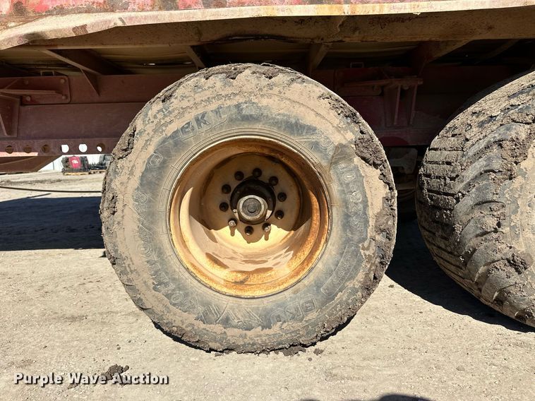 image for item OC9546 Meyer XTS3000 manure spreader