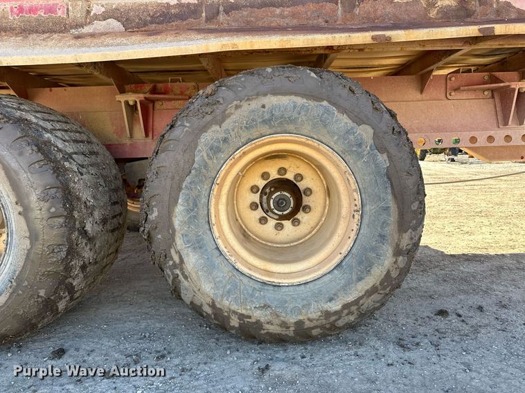 image for item OC9546 Meyer XTS3000 manure spreader