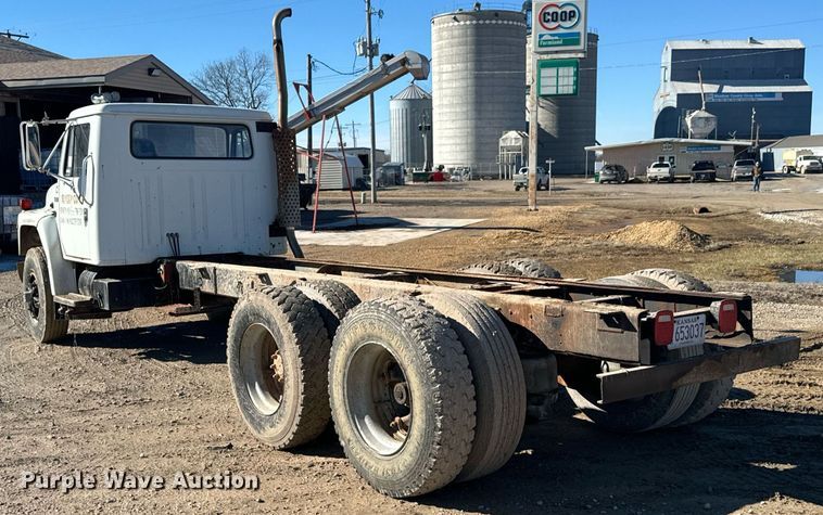 image for item OD9984 1984 International  1954 truck cab and chassis