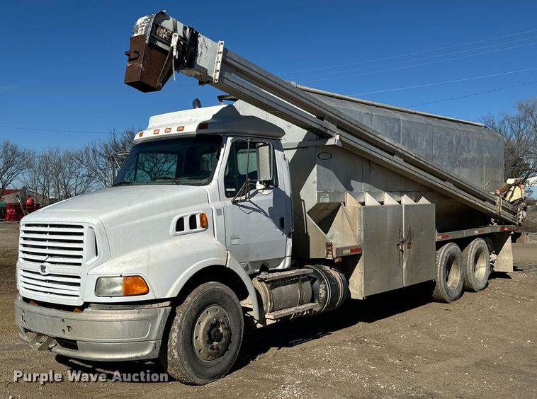 image for item OD9985 1998 Ford L9000 feed delivery truck