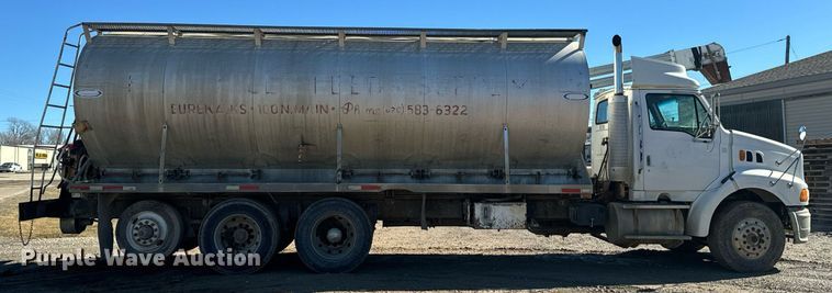 image for item OD9985 1998 Ford L9000 feed delivery truck